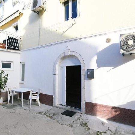 Tyson Studio Apartments Kraljevica Bagian luar foto