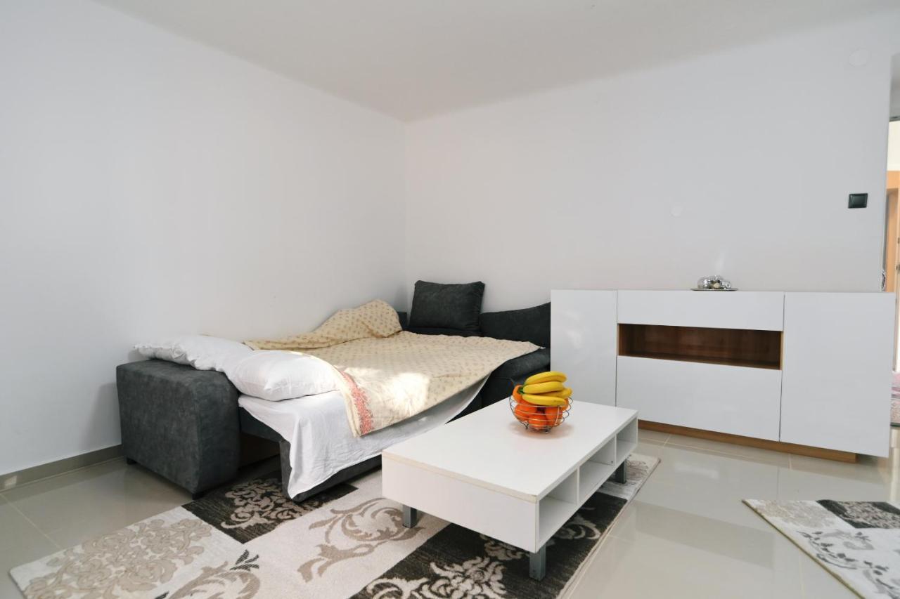 Tyson Studio Apartments Kraljevica Bagian luar foto